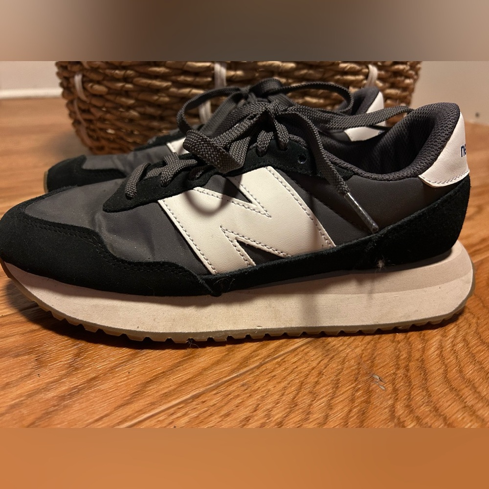 Women’s New Balance 237